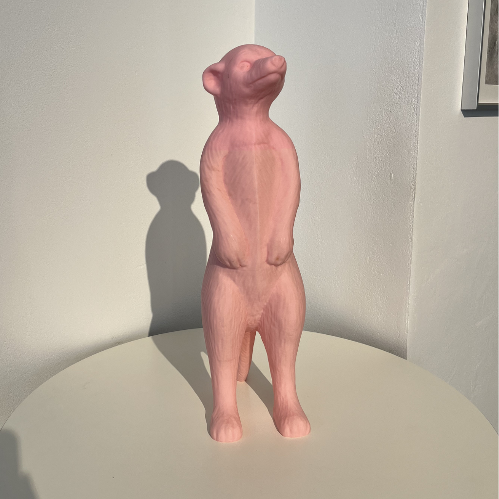 RE:FORM Erdmännchen 45cm